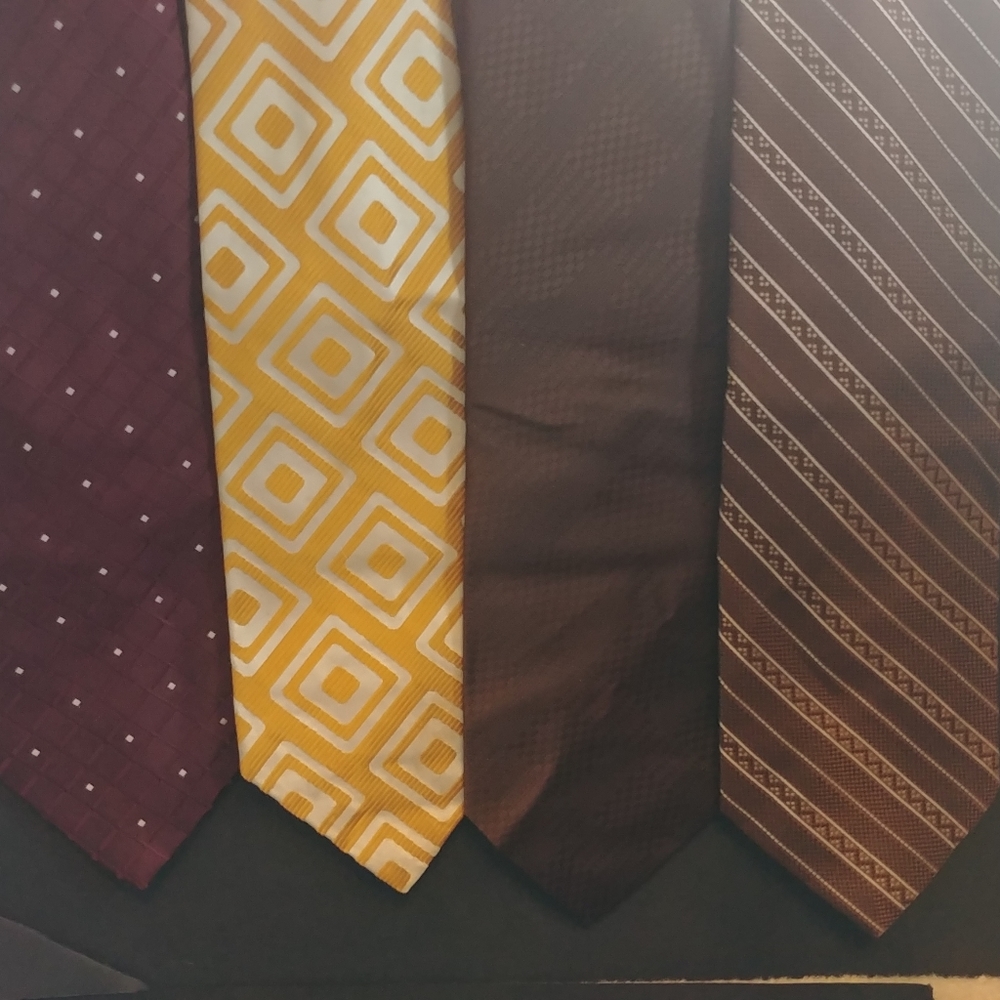 Lot of 4 Men's Vintage ties